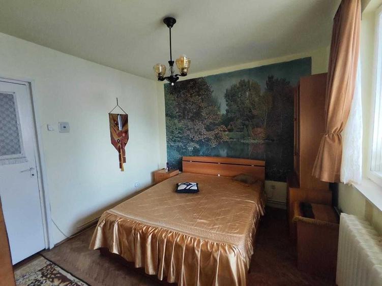 Apartament cu 3 camere decomandat în Dâmbu Pietros