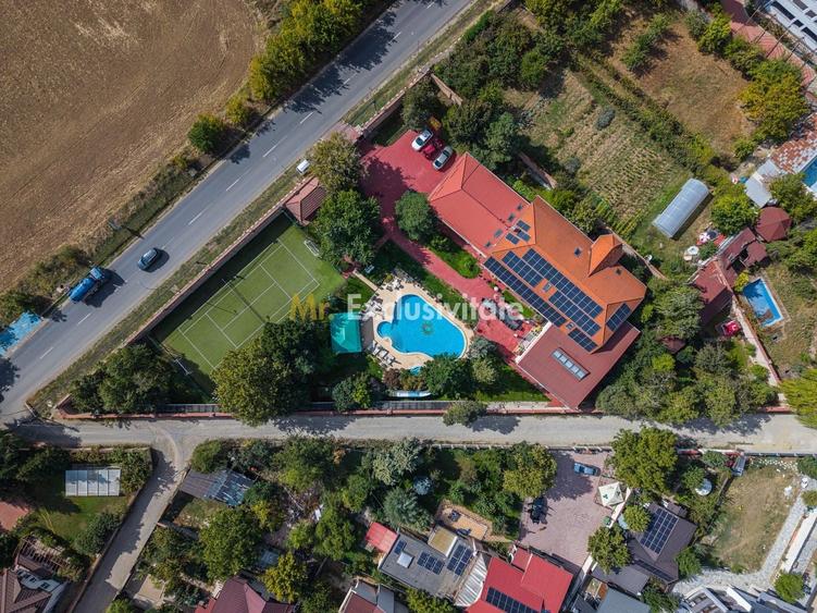 Casă individuală cu 19 camere cu Piscina în Pantelimon