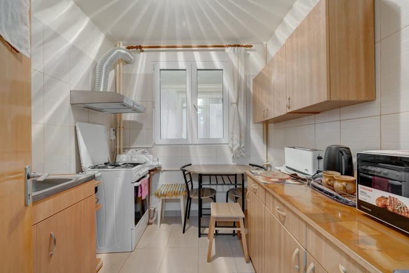 Apartament cu 2 camere semidecomandat, mobilat în Titan