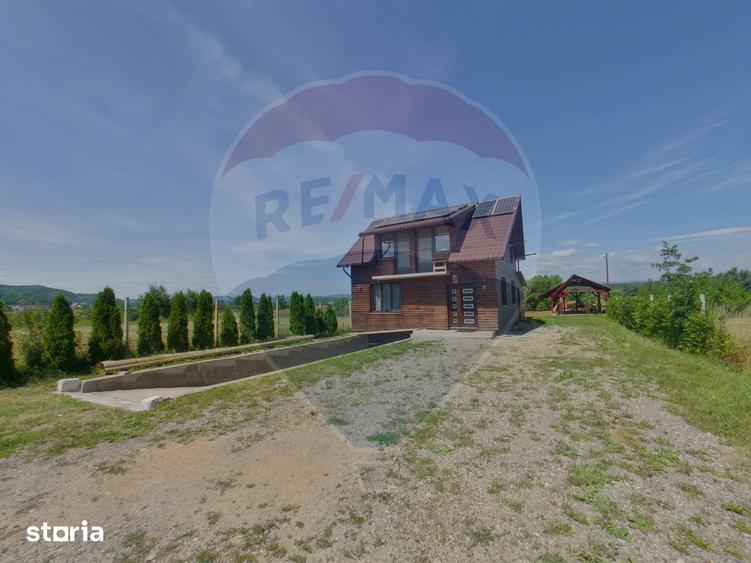 Casă cu 4 camere cu Teren 1160 Mp în Sarasău