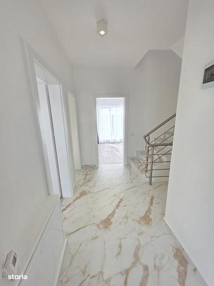 Casă cu 4 camere decomandat în Central