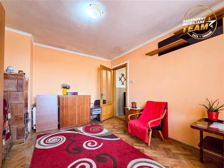 Apartament cu 2 camere decomandat în Lenin