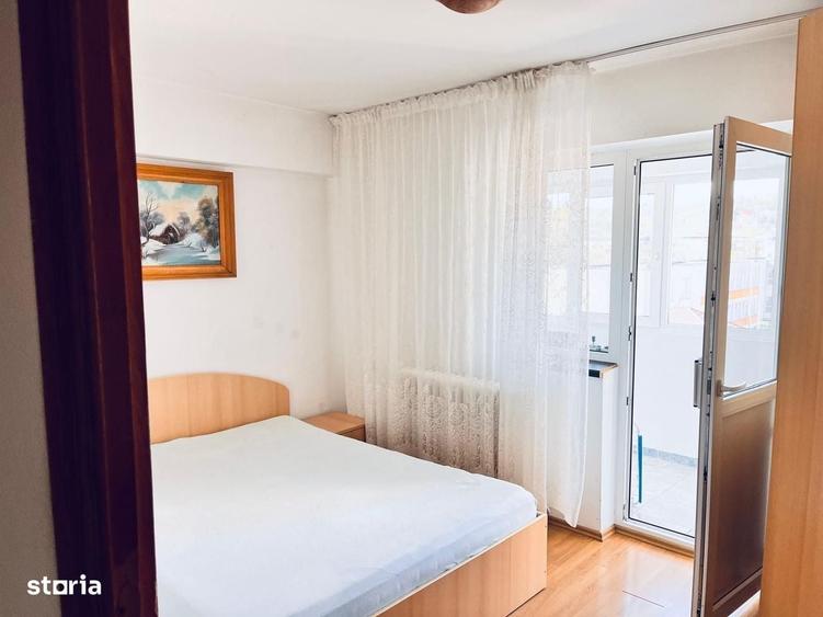 Apartament cu 3 camere semidecomandat în Galata
