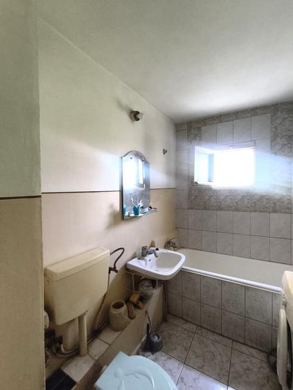 Apartament cu 3 camere decomandat în Rahova