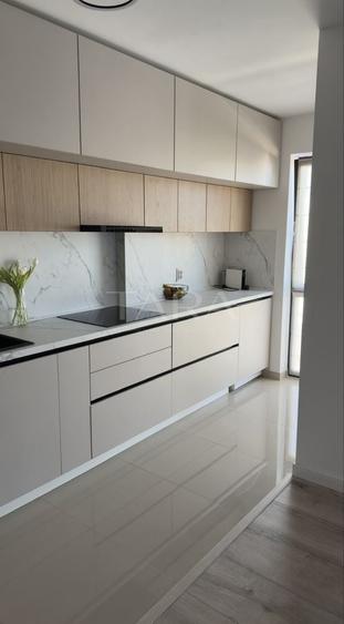 Apartament cu 3 camere decomandat, mobilat în Florești