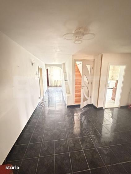 Casă cu 7 camere cu Teren 671 Mp în Central