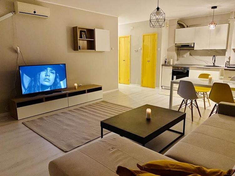 Apartament cu 2 camere decomandat în Central