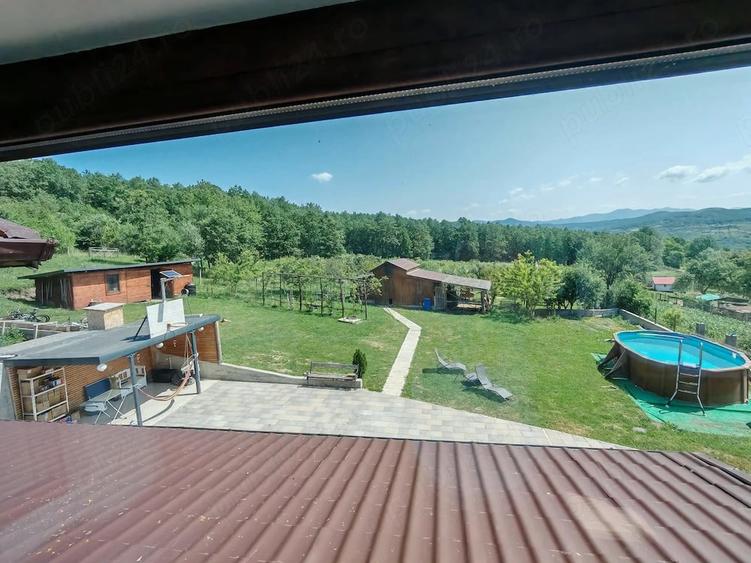 Casă cu Teren 3600 Mp în Bejan