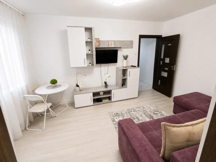 Apartament cu 2 camere nedecomandat în Craiovei