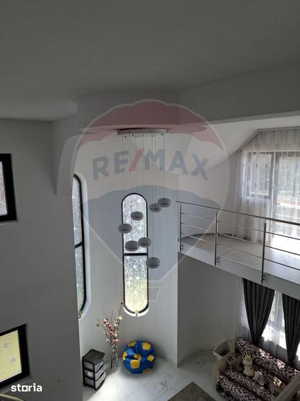 Casă cu 5 camere cu Teren 676 Mp în Bogdan Vodă