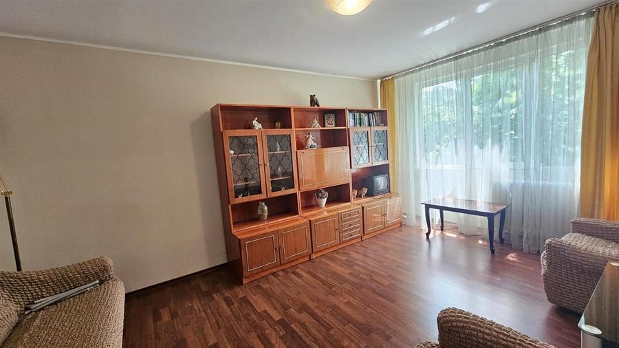 Apartament cu 3 camere decomandat, mobilat în Brâncoveanu