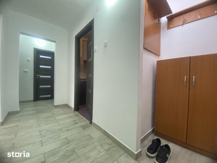 Apartament cu 3 camere decomandat în Micro 11