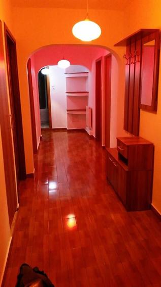 Apartament cu 3 camere decomandat în Turda