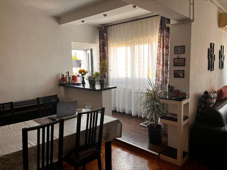 Apartament cu 2 camere decomandat în Tei