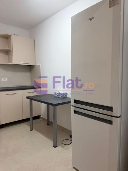 Apartament cu 2 camere decomandat în Tractorul