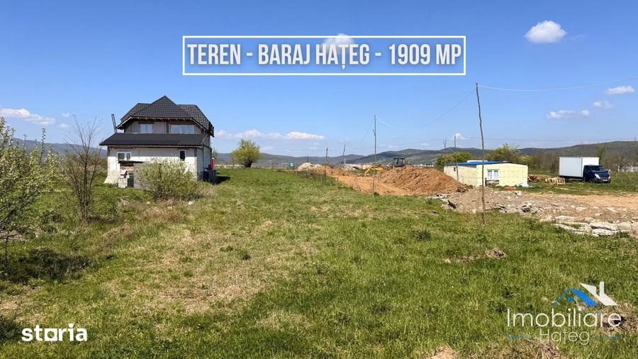 Teren de 1909 mp, în Central