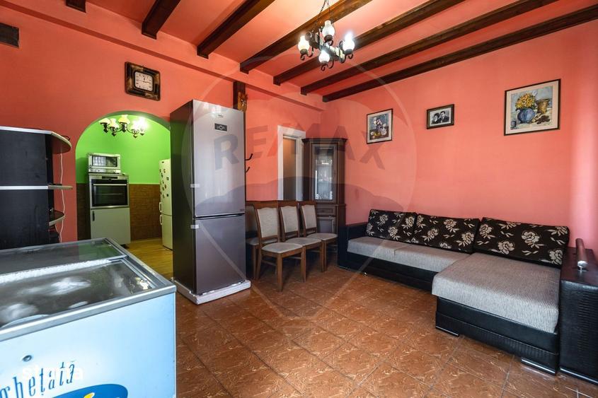 Apartament cu 3 camere, mobilat în Central