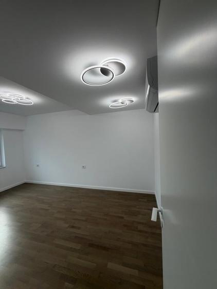Apartament cu 2 camere decomandat, mobilat în Republicii