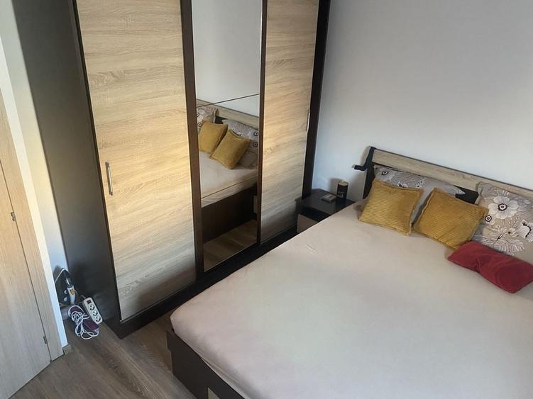 Apartament cu 3 camere decomandat în Sud