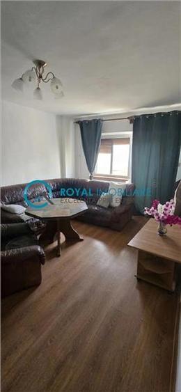 Apartament cu 4 camere decomandat, mobilat în Mărășești