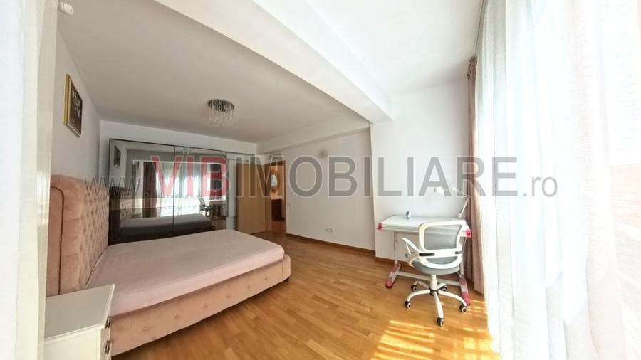 Apartament cu 3 camere semidecomandat, mobilat în Arcul de Triumf