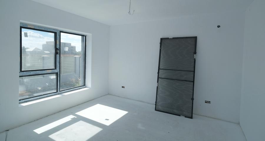 Casă individuală cu 6 camere cu Teren 700 Mp în Corbeanca
