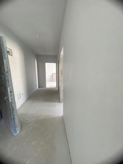 Apartament cu 3 camere semidecomandat în Apahida