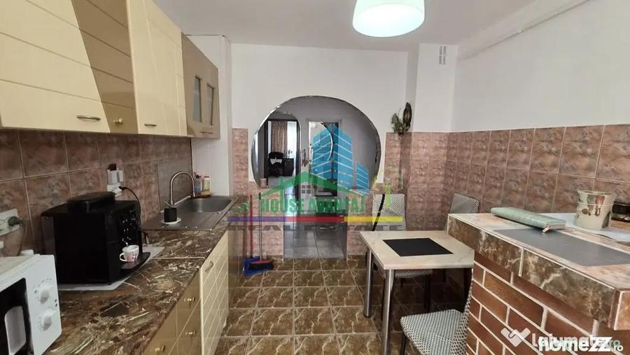 Apartament cu 3 camere decomandat în Brăilei