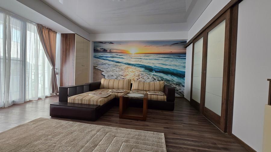 Apartament cu 2 camere decomandat în Peninsula