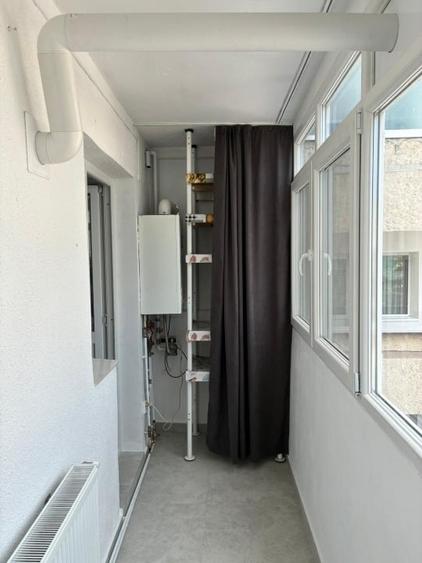 Apartament cu 3 camere decomandat, mobilat în Central
