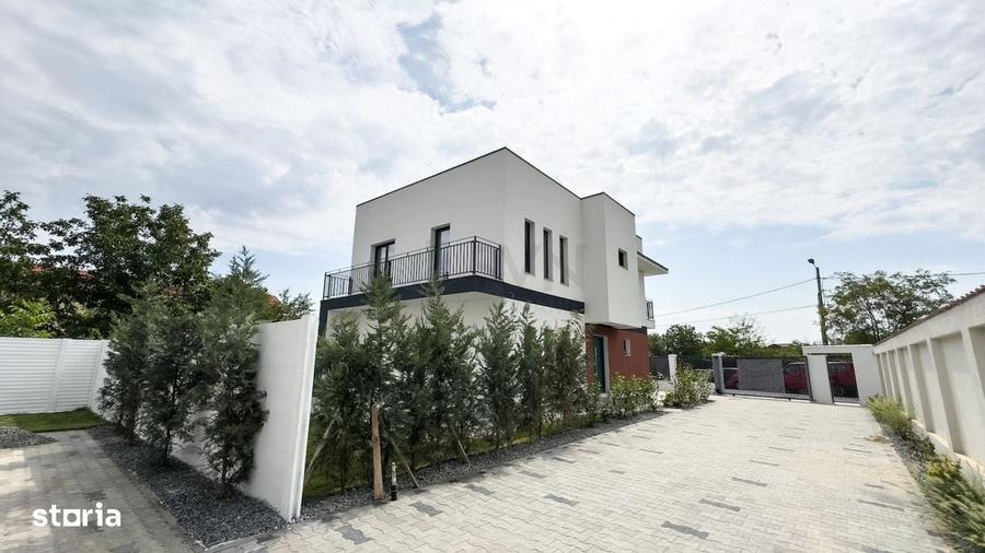 Casă cu 4 camere cu Teren 320 Mp în Odăile