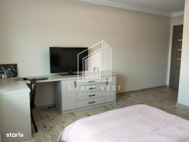 Casă cu 4 camere semidecomandat în Poiana Mare