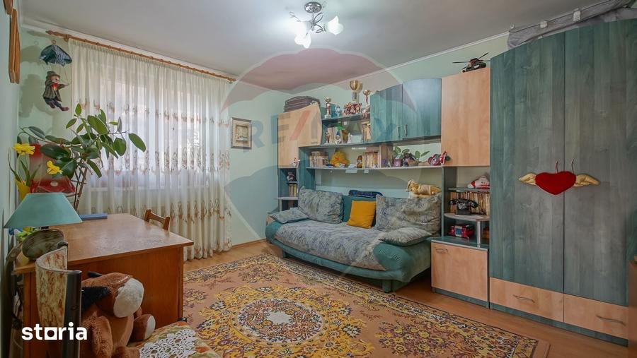 Casă cu 5 camere cu Teren 145 Mp în Dârste