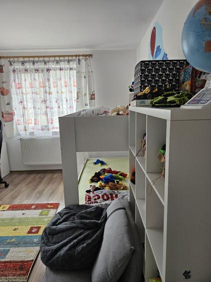 Casă cu 4 camere în Tăuți