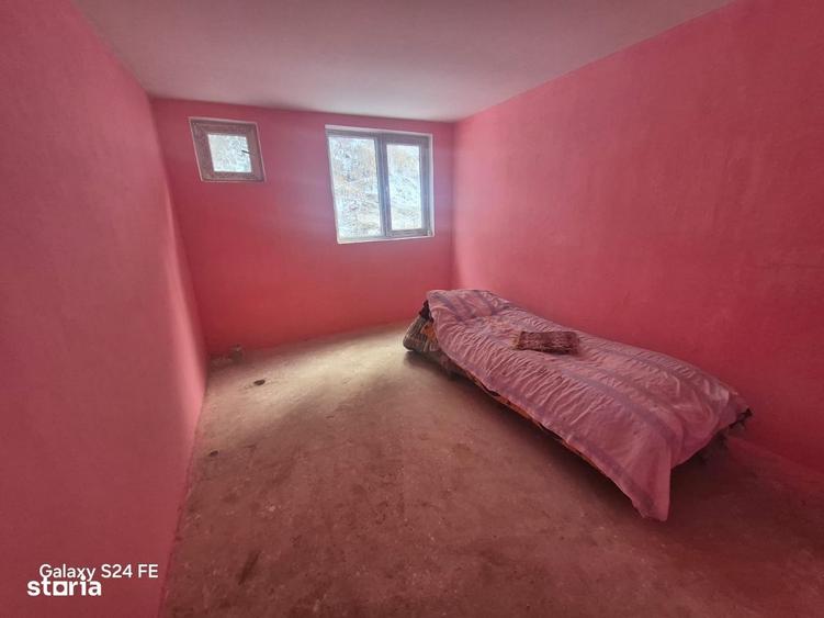 Casă cu 4 camere cu Teren 800 Mp în Central
