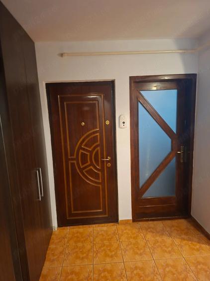 Apartament cu 2 camere decomandat în Broșteni