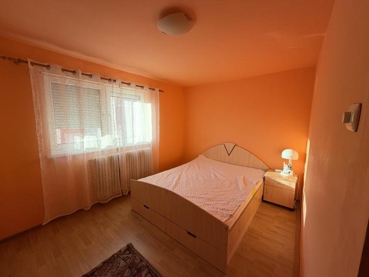 Apartament cu 2 camere semidecomandat, mobilat în Cetate