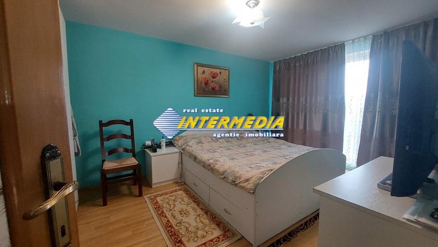 Casă individuală cu 4 camere cu Teren 235 Mp în Cetate