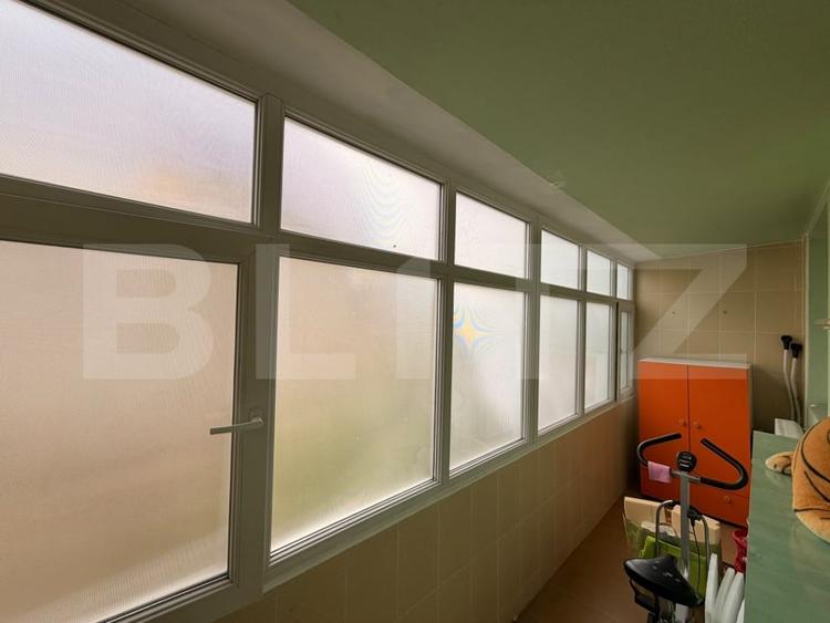 Apartament cu 2 camere semidecomandat, mobilat în Rovine