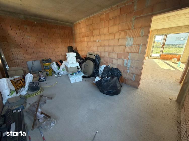 Casă cu 4 camere cu Teren 610 Mp în Apahida