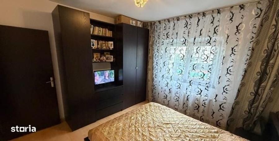 Apartament cu 3 camere decomandat în Vitan
