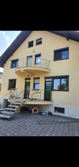 Casă cu 4 camere cu Teren 800 Mp în Central