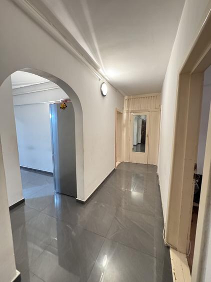 Apartament cu 3 camere decomandat, mobilat în Dâmbul Rotund
