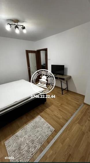 Apartament cu 2 camere semidecomandat în Podu Roș
