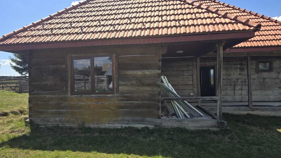 Casă cu 3 camere în Râșca