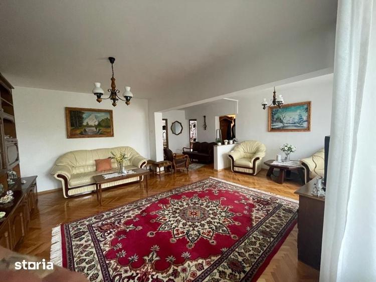 Apartament cu 4 camere în Traian