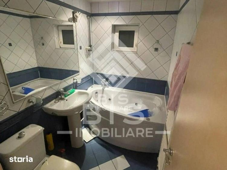Apartament cu 4 camere în Independenței