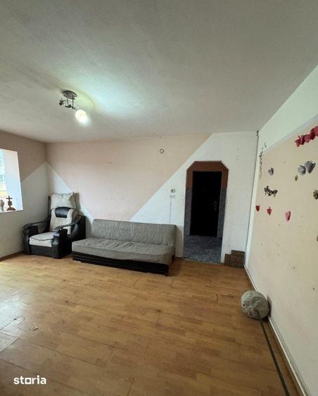 Apartament cu 3 camere semidecomandat în Central