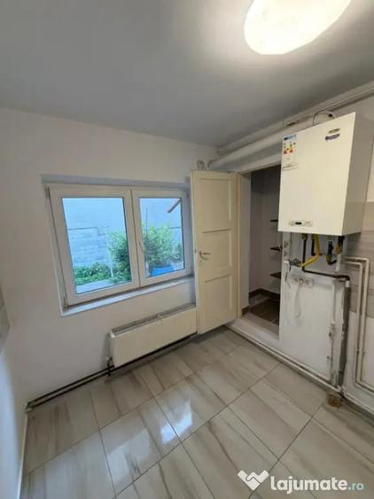 Casă cu 3 camere cu Teren 300 Mp în Delfinariu
