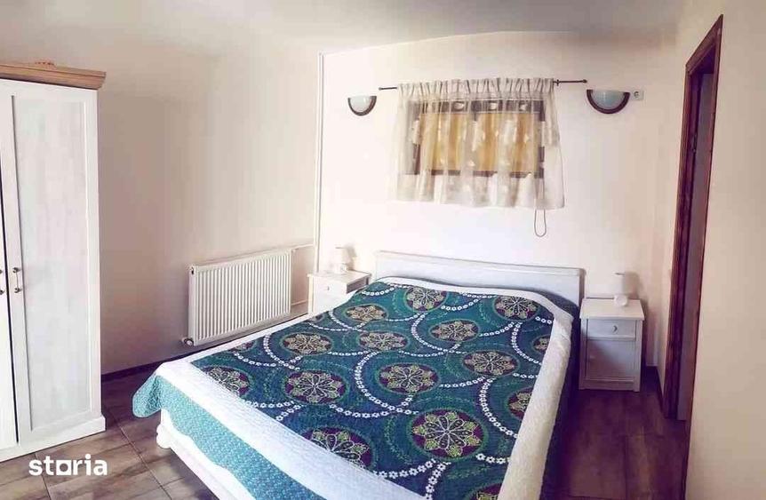 Casă cu 10 camere cu Teren 466 Mp în Central